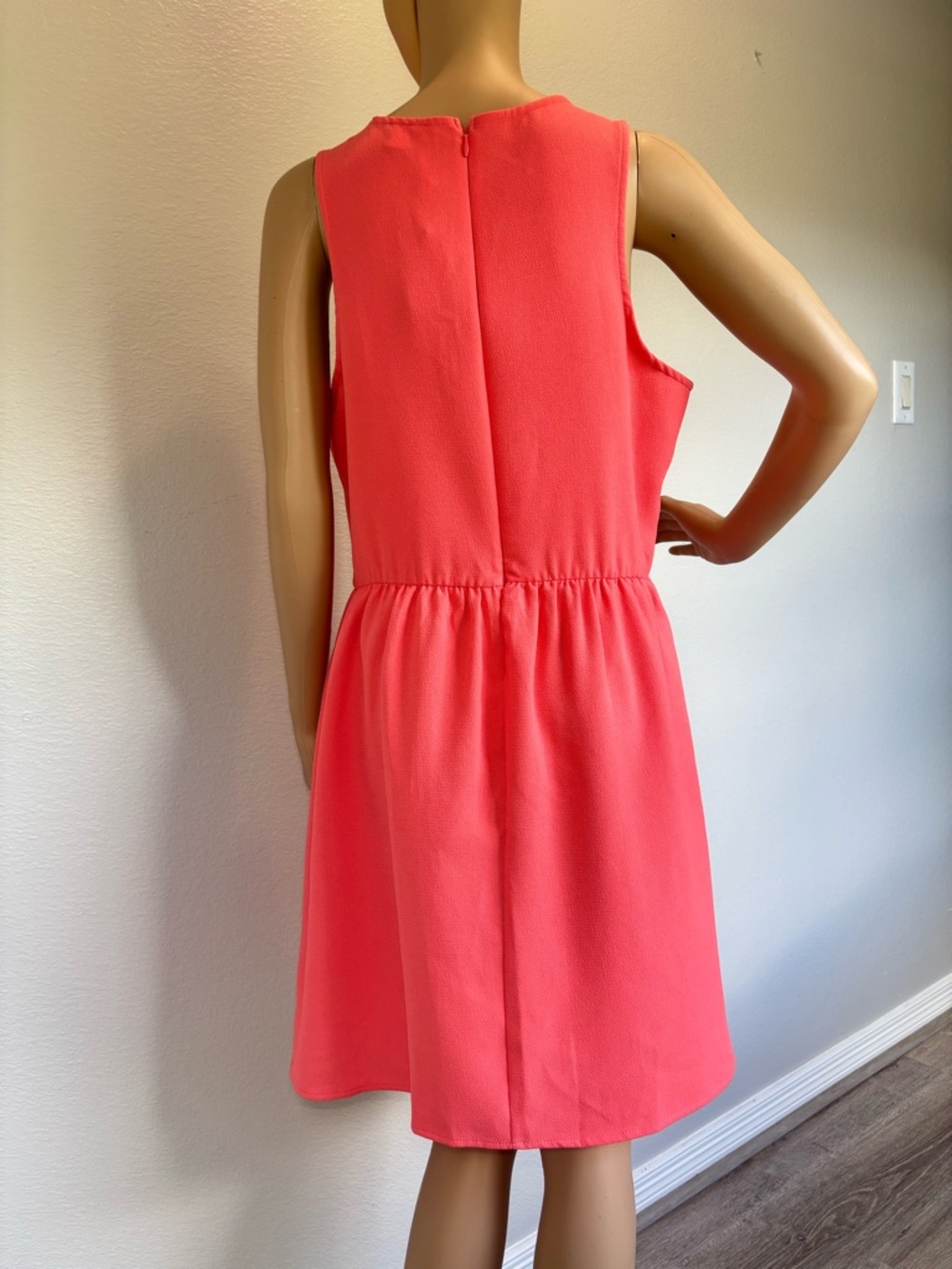Francesca’s Miami Coral Sleeveless Dress with Ivory Crochet Trim Back zipper NWT - Picture 3 of 16